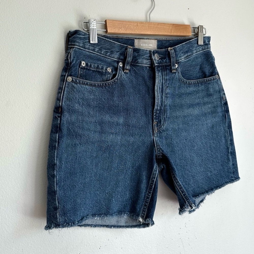Everlane • The Denim Short in Organic Cotton with Raw Hem - Picture 3 of 5
